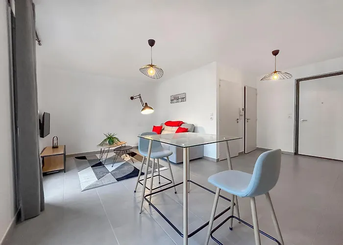Lumineux Avec Balcon شقة *